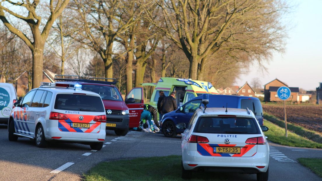 Fietser gewond bij aanrijding met auto in Castenray - 1Limburg