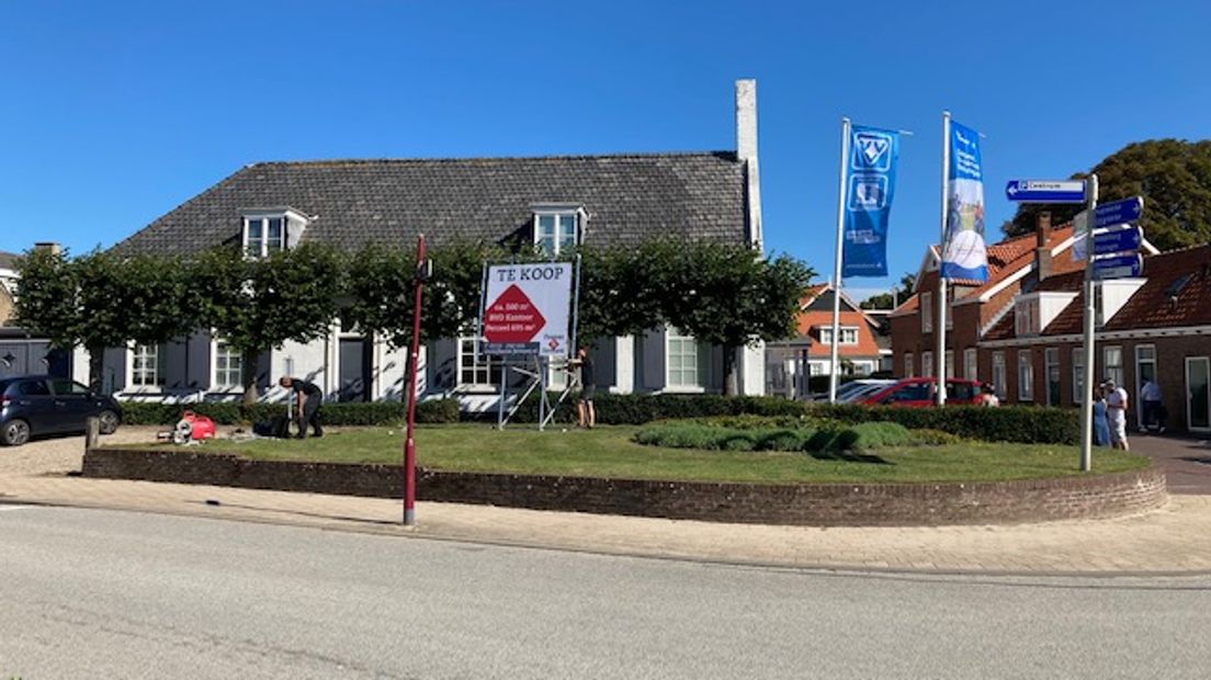 Pand VVV Domburg staat te koop toeristische informatie vooral digitaal