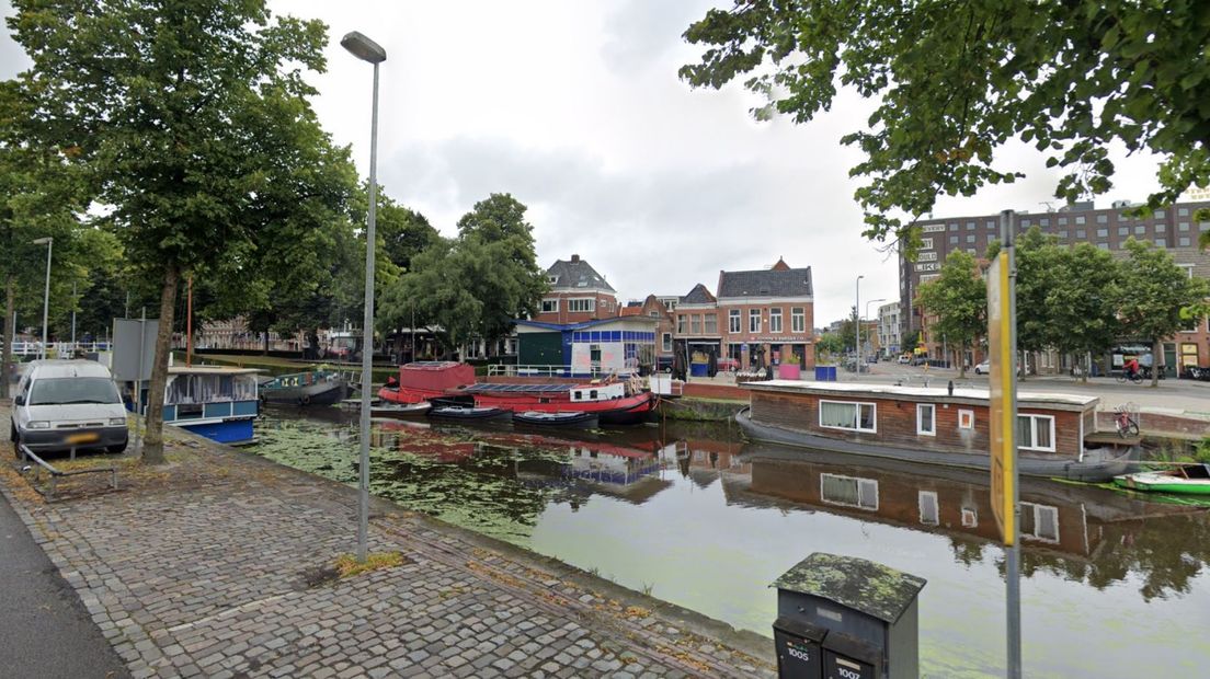Het voormalige tankstation aan de Turfsingel in Stad