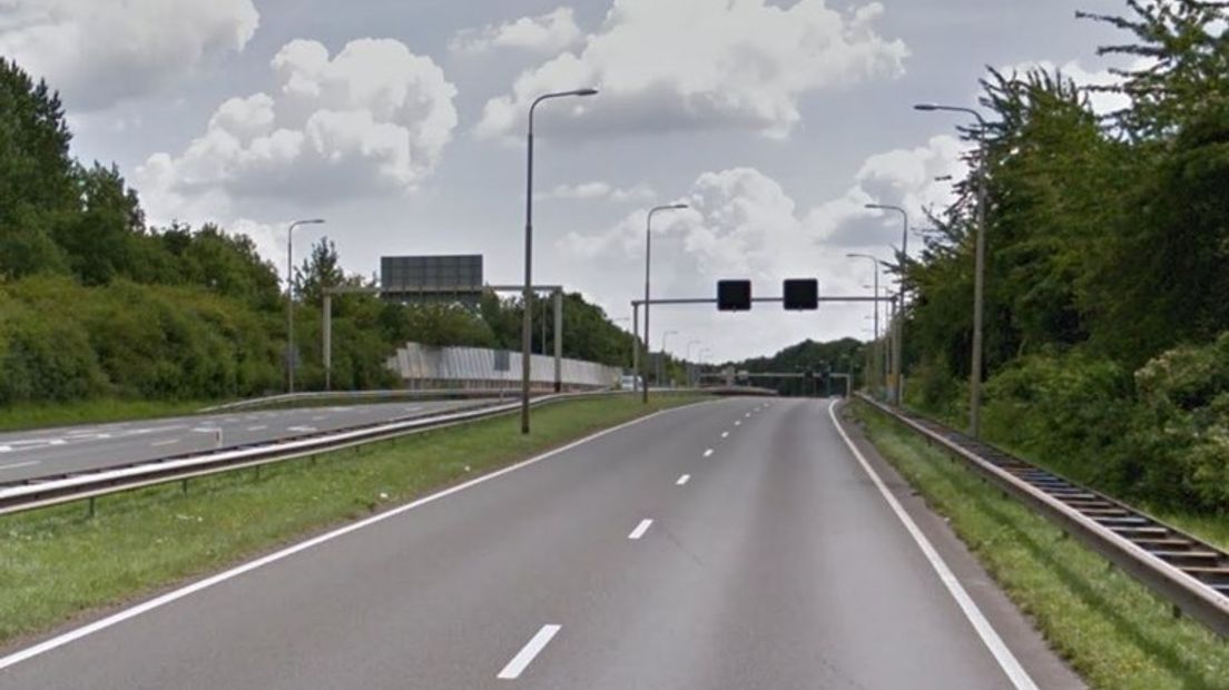 Automobilisten moeten de komende zeven weken rekening houden met overlast op de A325 en de N325 (Pleijroute) rond Arnhem en Nijmegen. De provincie voert groot onderhoud uit. De werkzaamheden beginnen vanochtend en duren tot 25 augustus.