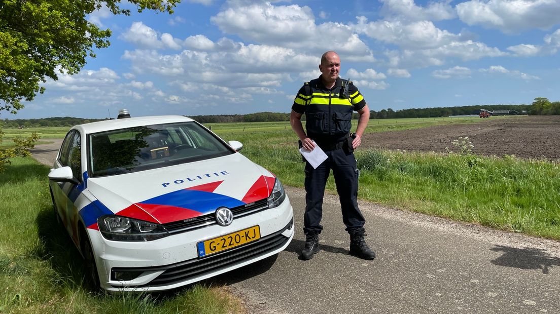 Bas Slomp van politie Noord-Nederland in het veld