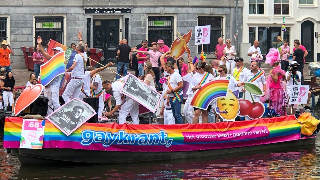 De boot van de Gay Krant op de Canal Parade in 2019.