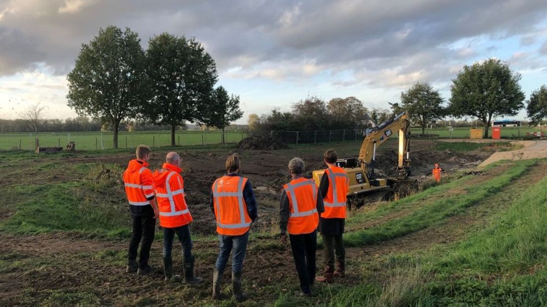Werk aan een Doesburgse vijver