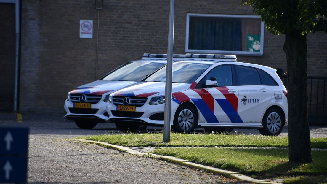Politieagenten vonden de gewonde man in het azc