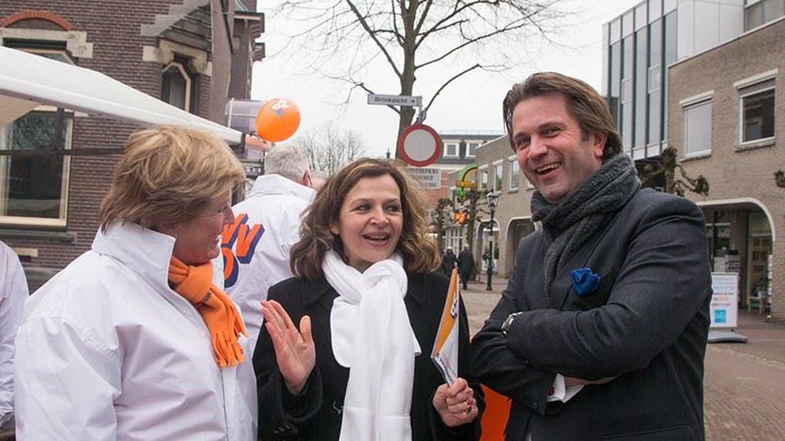 Frans Luiten op archiefbeeld met Suzanne Oortman Gerlings en minister Edith Schippers.