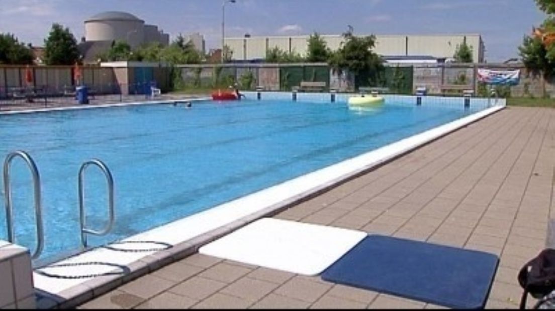 Het zwembad in Hoogkerk in een zomer toen het wel geopend was