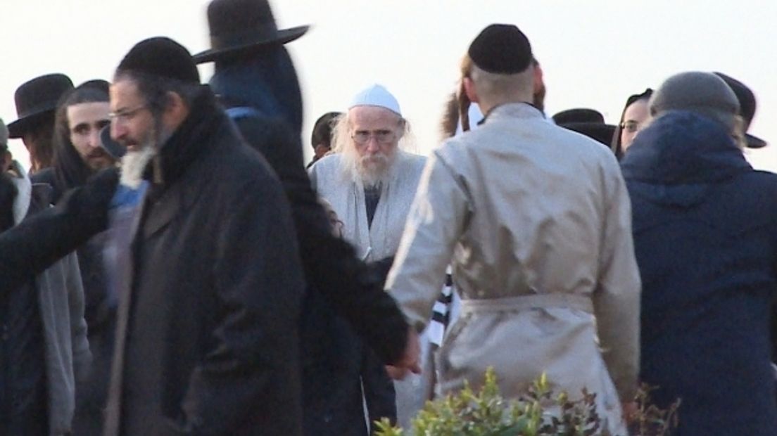 Volgelingen van 'seksrabbijn' Eliezer Berland
