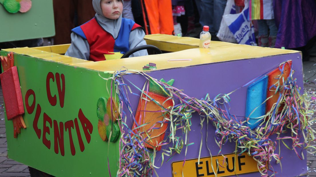 Officieel begint de carnaval komend weekend, maar her en der kan er al aan worden gesloten in de polonaise.