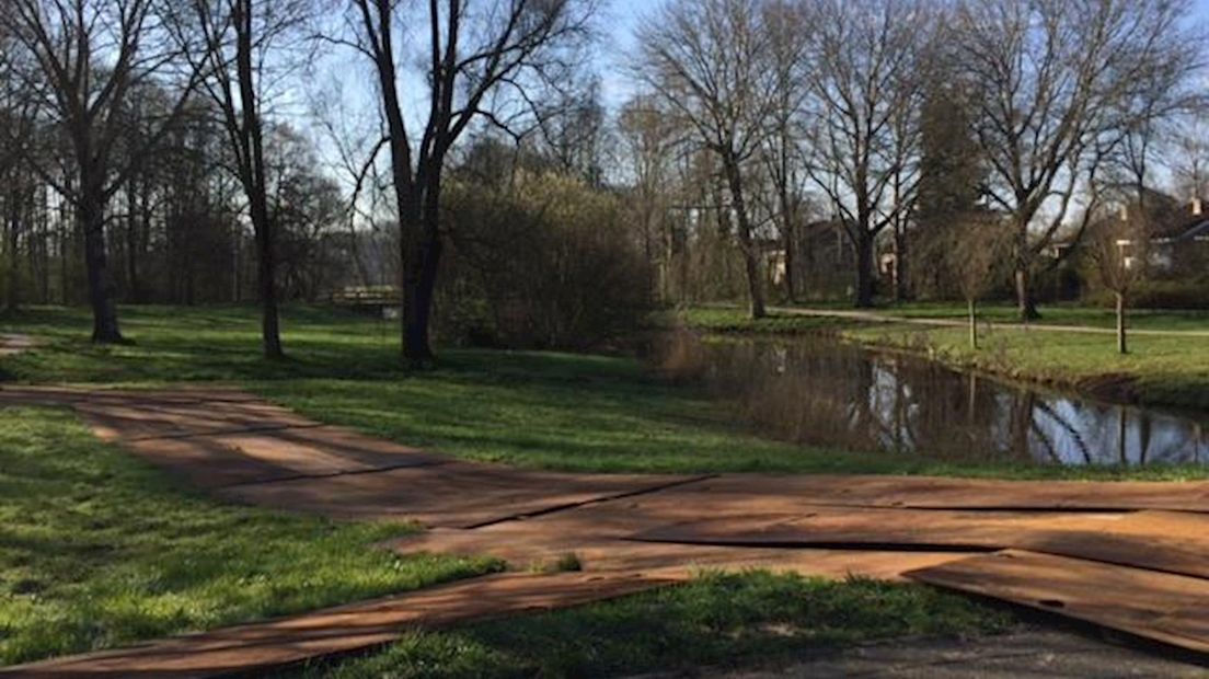 Grondwerkzaamheden plaatsing antennemast Aa-landen