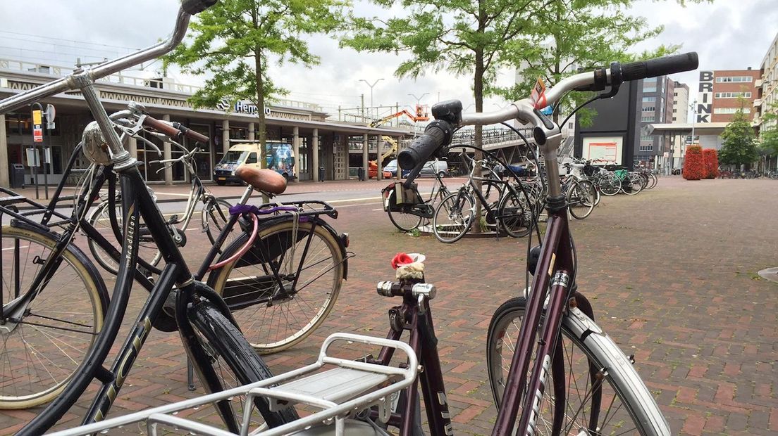 Zomaar ergens je fiets parkeren mag niet meer in Hengelo