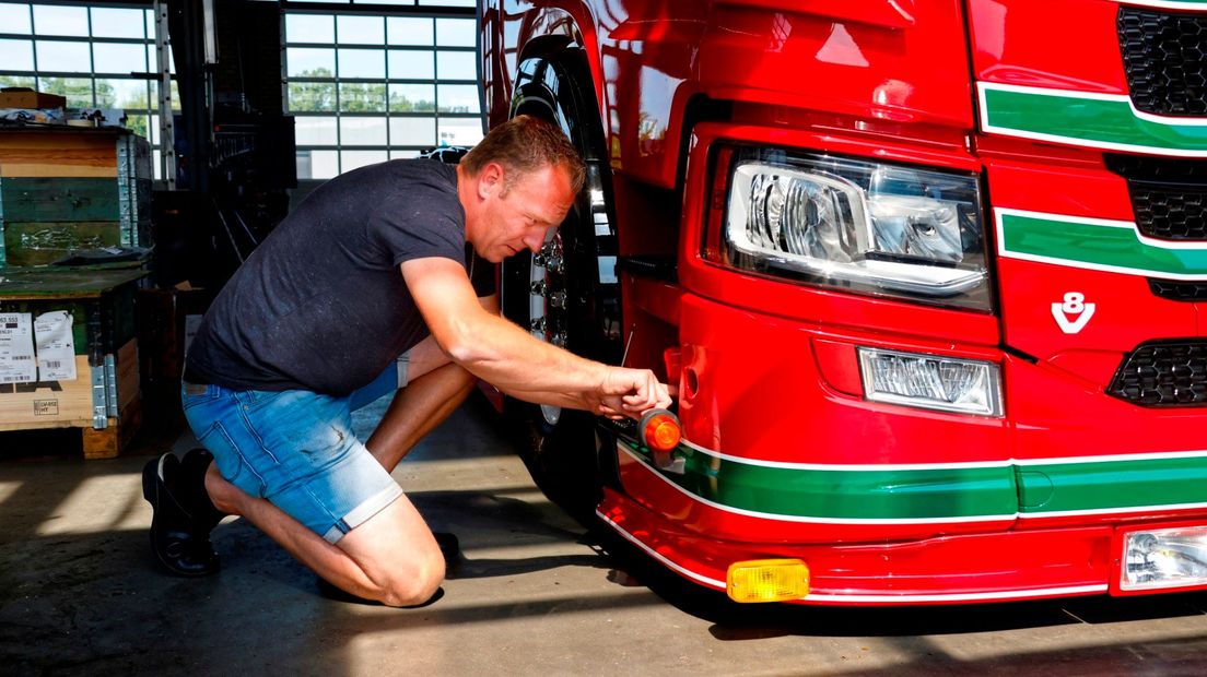 Andy van der Gun sleutelt nog aan zijn truck