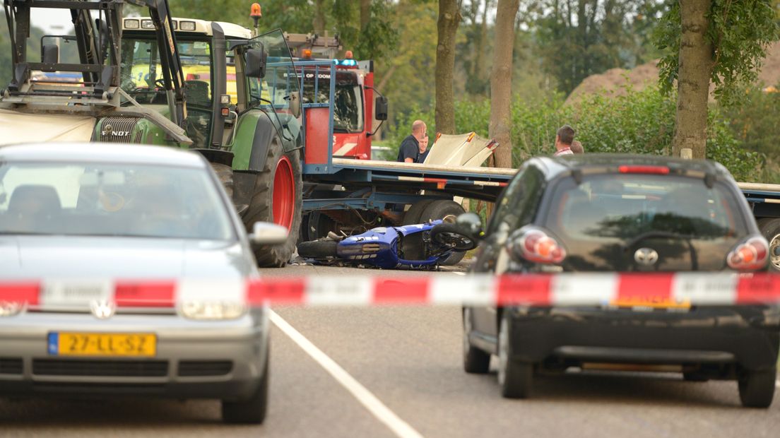 Motorrijder uit Sint-Annaland omgekomen in Halsteren (video)