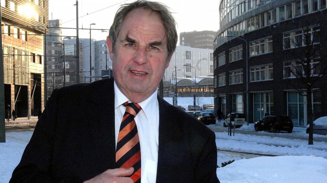 Fotograaf Jos van Leeuwen in zijn 'eigen' Stationsbuurt