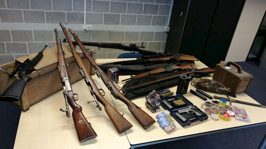 Wapens en munitie gevonden in woning