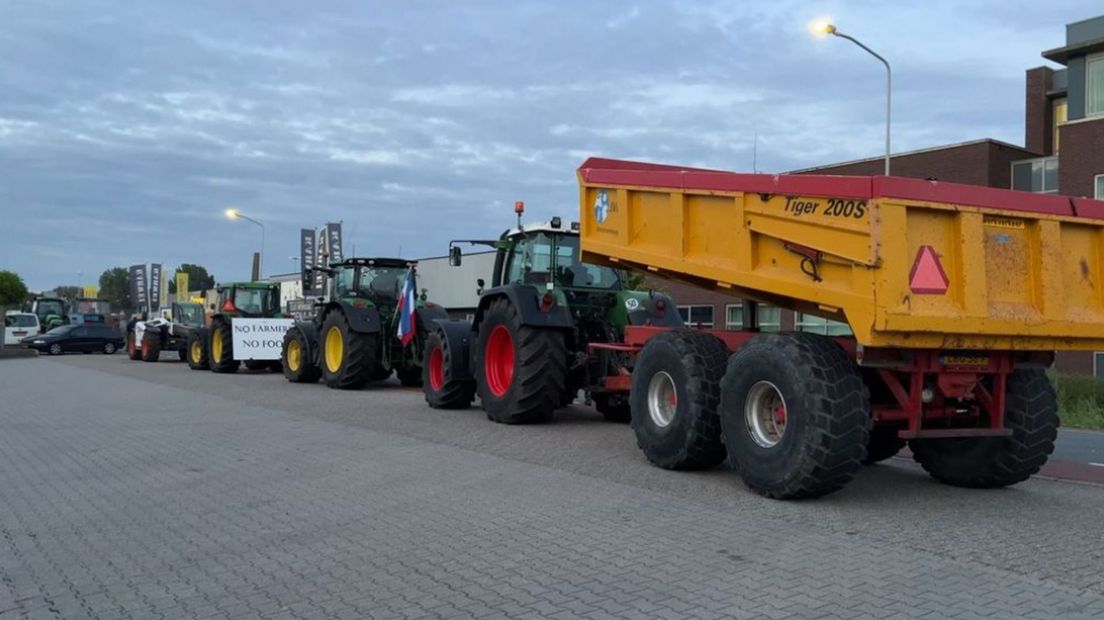 Ook vanochtend staan er nog trekkers bij Boni in Nijkerk