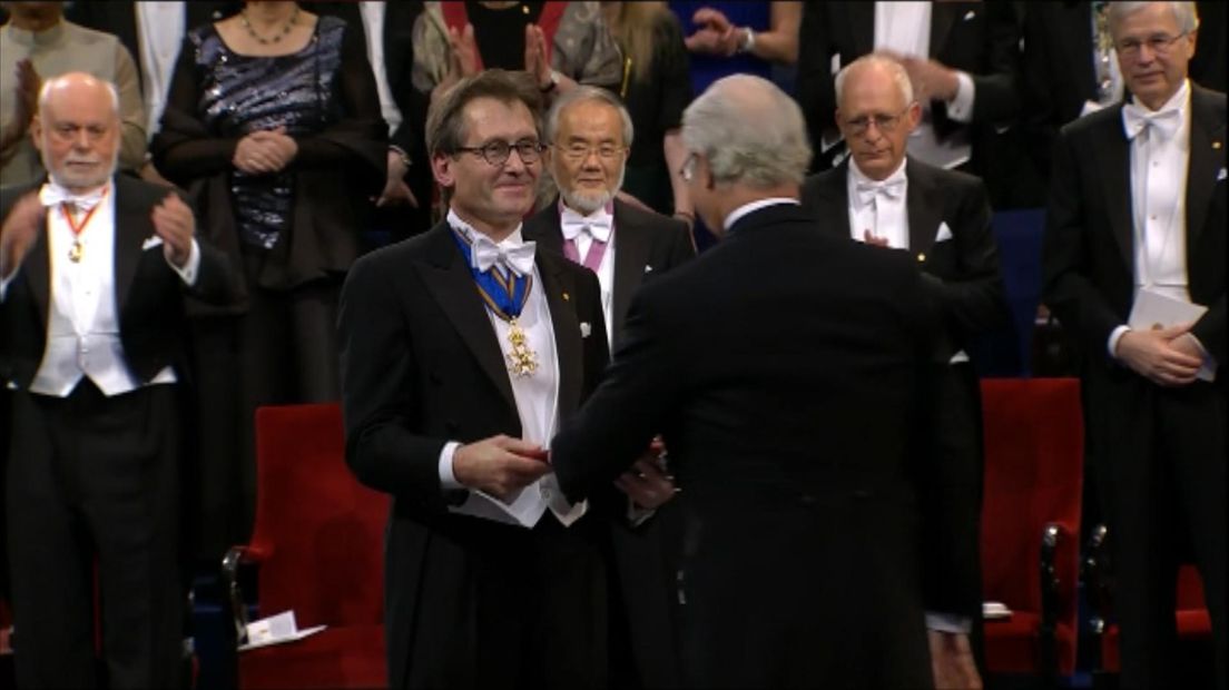 Ben Feringa bij de uitreiking van de Nobelprijs in 2016