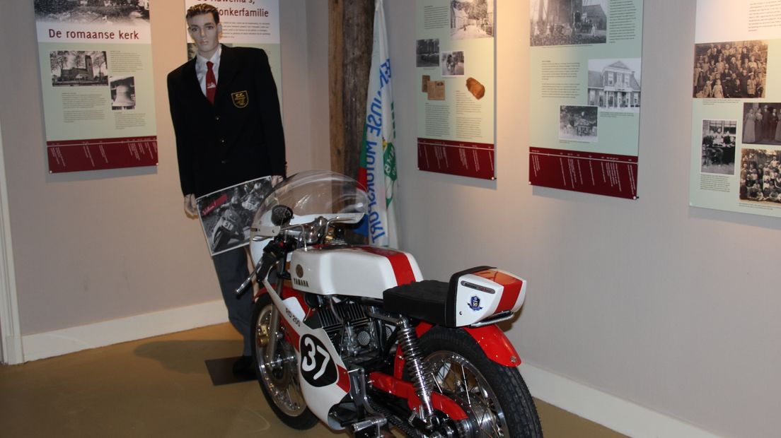 Een van de tentoongestelde motoren
