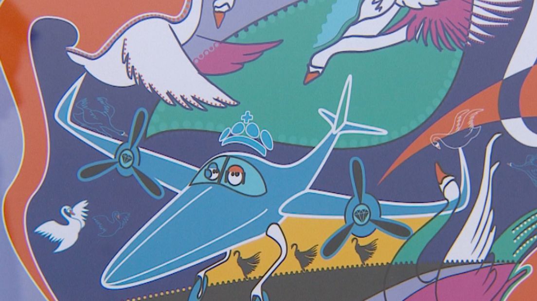 De toyisten hebben het kunstwerk gemaakt voor de KLM Flight Academy (Rechten: Jeroen Willems/RTV Drenthe)