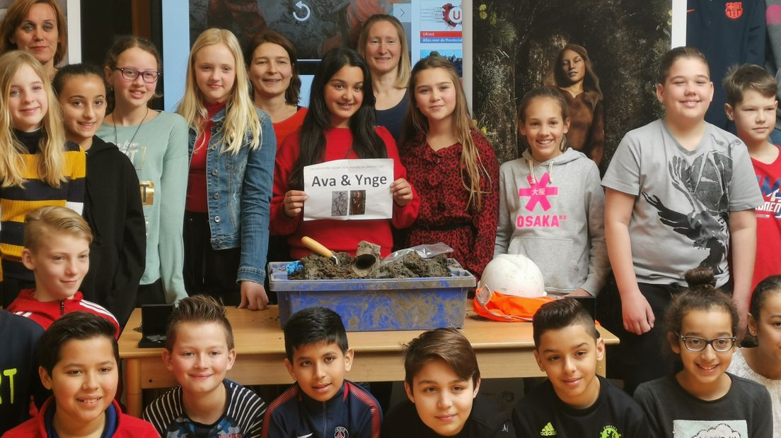 De namen werden op basisschool De Toonladder Galecop in Nieuwegein bekendgemaakt door leerling Nathya uit groep 8.
