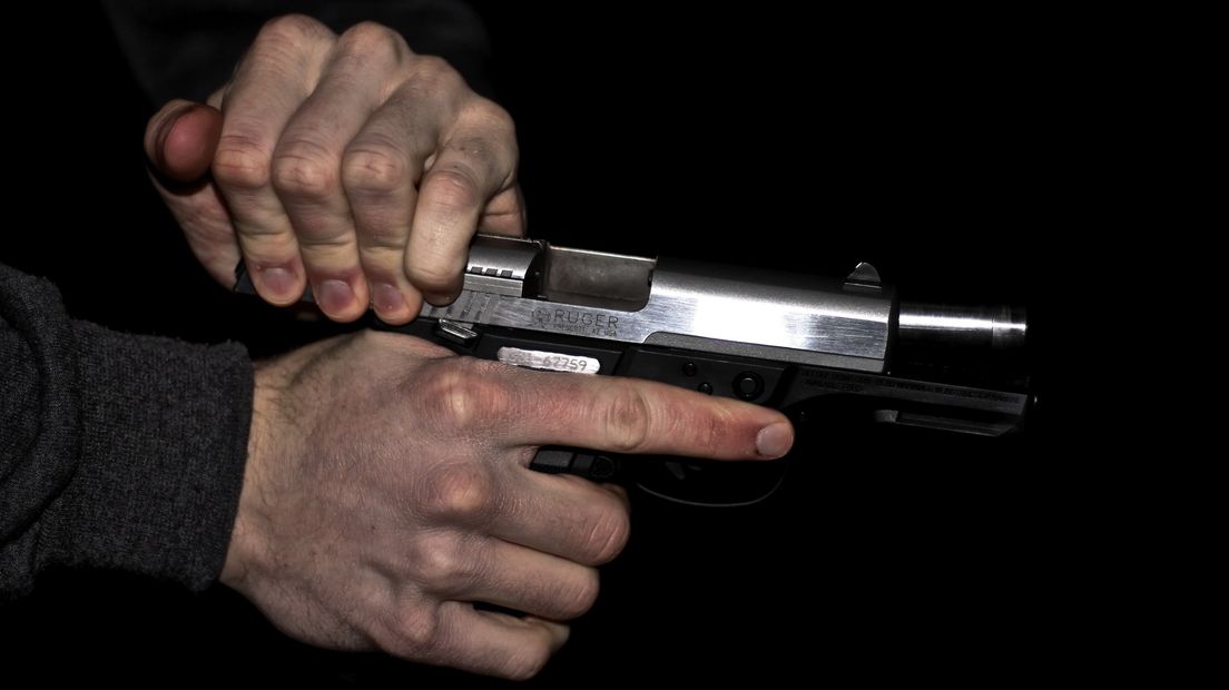 Agenten vinden vuurwapen bij oprollen van wietkwekerij