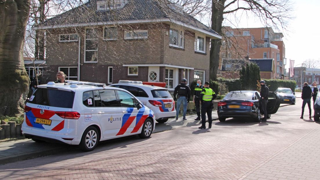 De verdachten zijn in de woning aan de Veilingstraat opgepakt