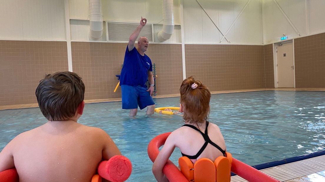 Drentse zwembaden weer open voor zwemles