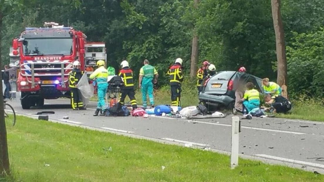 Rémon W. uit Doetinchem, die vorig jaar in Zelhem een dodelijk ongeval veroorzaakte, is deze woensdag veroordeeld tot 4 jaar cel en tbs met dwangverpleging. Bij de aanrijding op de Ruurloseweg kwam een 4-jarige jongen om het leven. Een meisje van 3 raakte ernstig gewond.