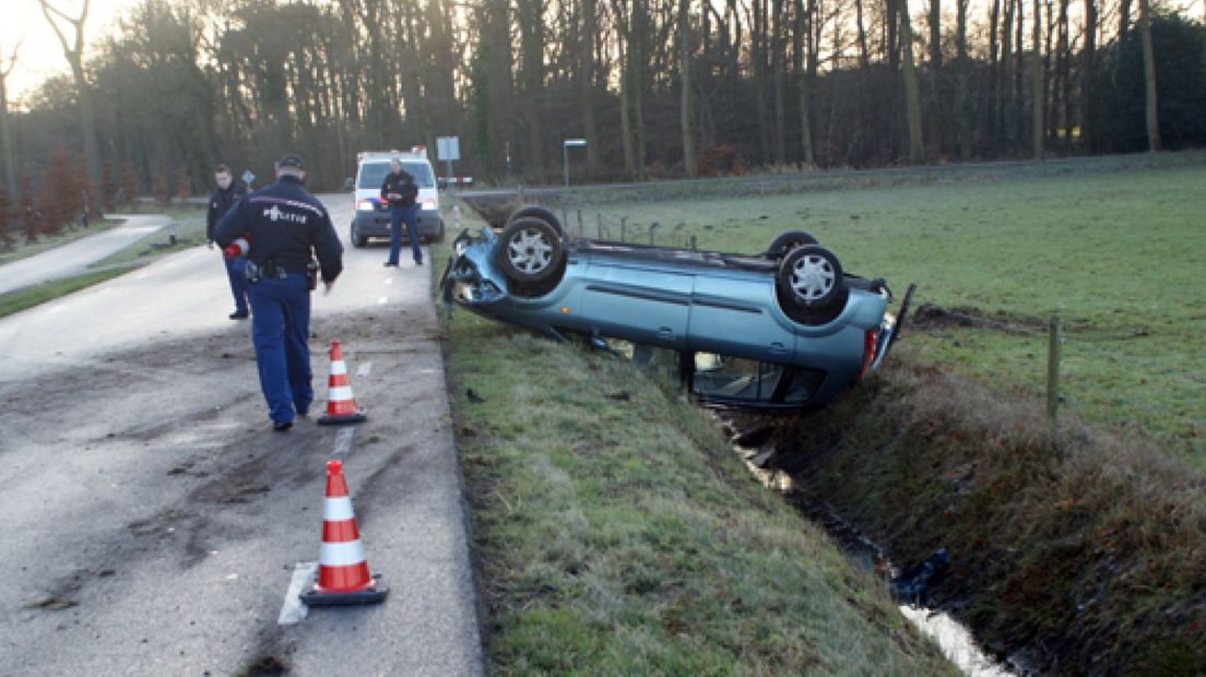 Gladheid heeft zondagmorgen in Gelderland voor overlast op de weg gezorgd.
