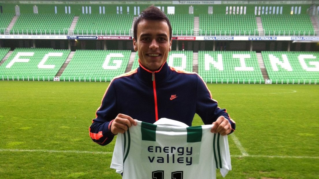 Filip Kostic bij zijn presentatie in april 2012