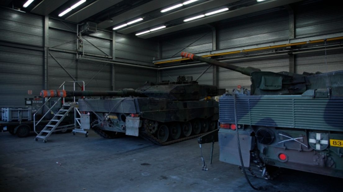 De Leopardtanks in de werkplaats