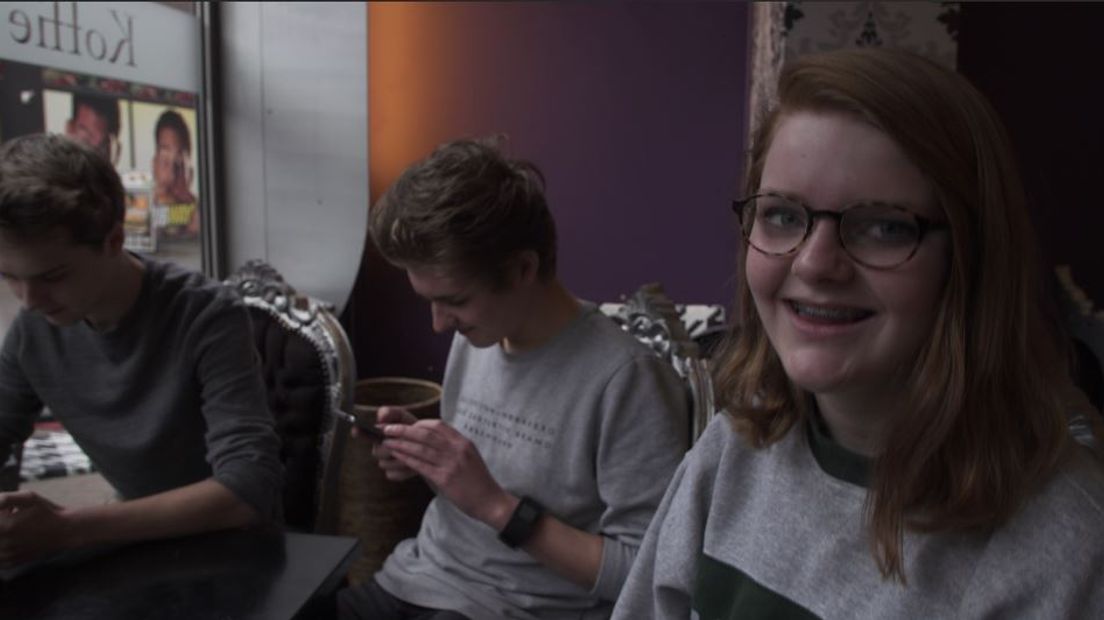 Veertig dagen vasten kan op verschillende manieren. Niet drinken, niet roken, niet snoepen. Maar de 16-jarige Anne Jasmijn Peppelenbos uit Ede zegt veertig dagen vaarwel tegen social media.
