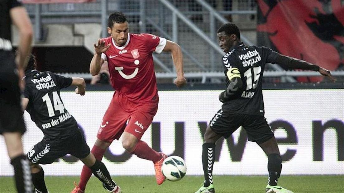 Nacer Chadli (FC Twente) en Nana Asare
