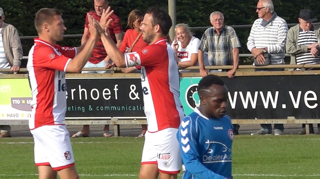 Alexander Bannink en Anco Jansen zorgden voor de goals van FC Emmen vanavond