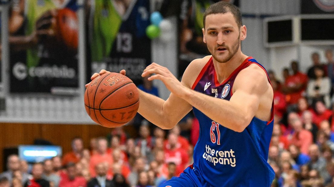 Clay Mounce in actie voor Den Bosch