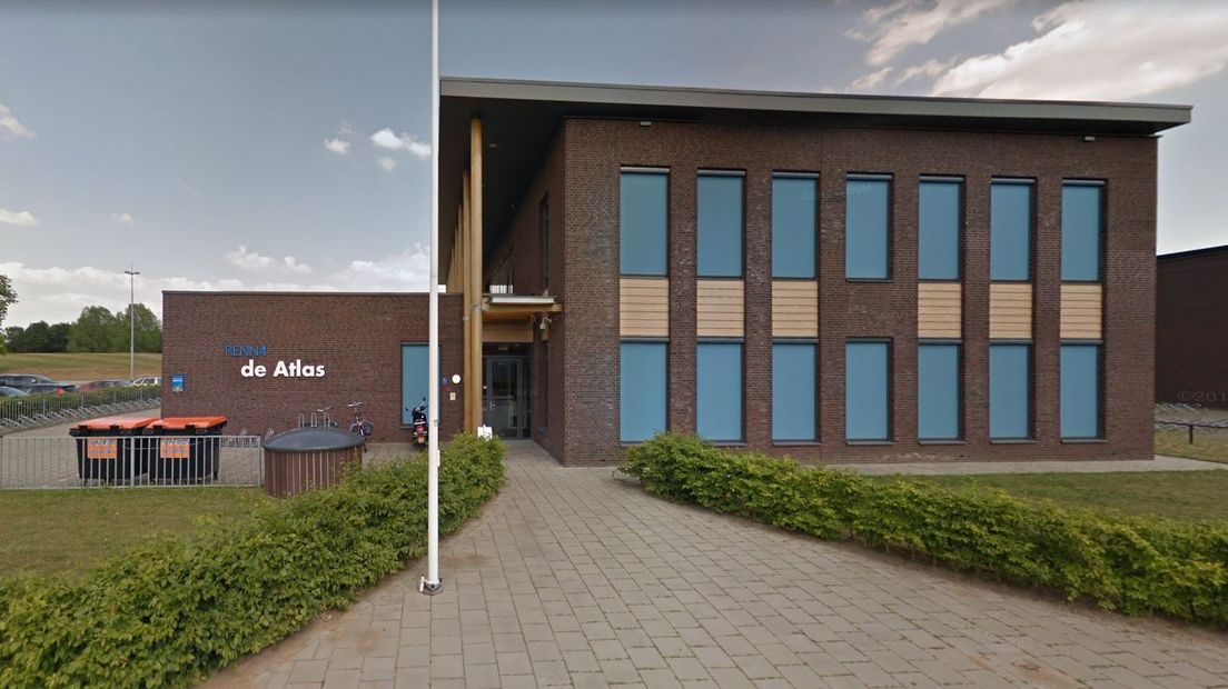 Renn4 in Emmen biedt voorgezet speciaal onderwijs aan (Rechten: Google Streetview)
