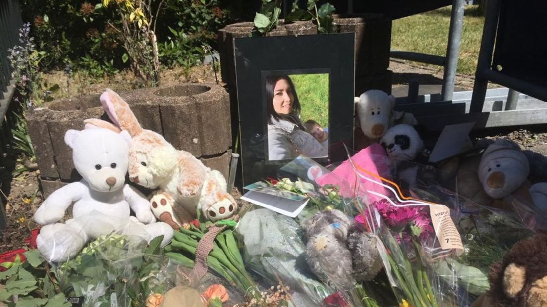 De gedenkplek voor Anna en Dani in Geldermalsen.