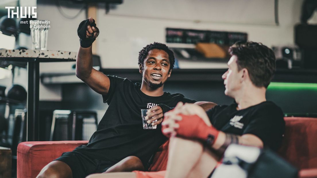 Boudewijn & Typhoon gaan kickboksen bij personal trainer Max Haverkamp