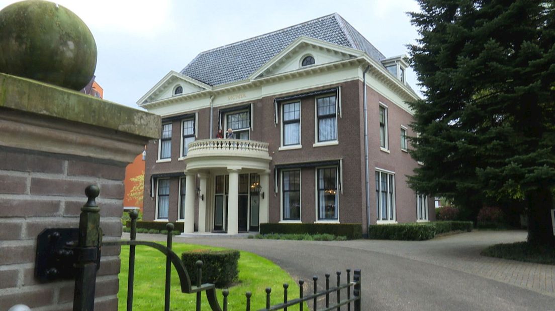 Een van de balkons waar tijdens het festival wordt opgetreden
