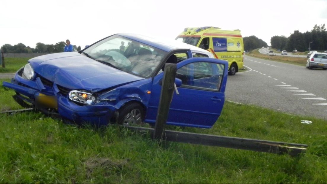 Auto's beschadigd bij ongeluk Gramsbergen