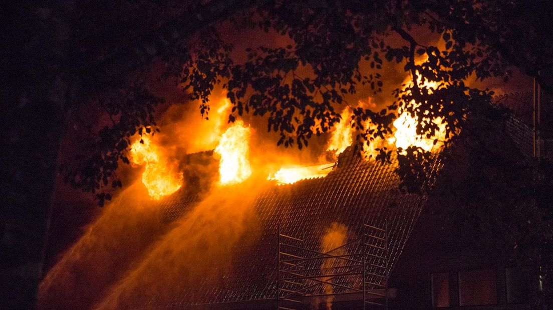 Grote brand aan de Veerallee in Zwolle