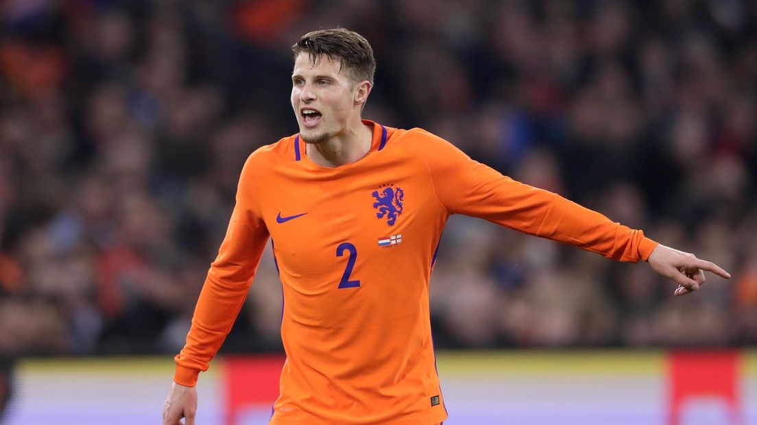 Hans Hateboer in het shirt van Oranje.