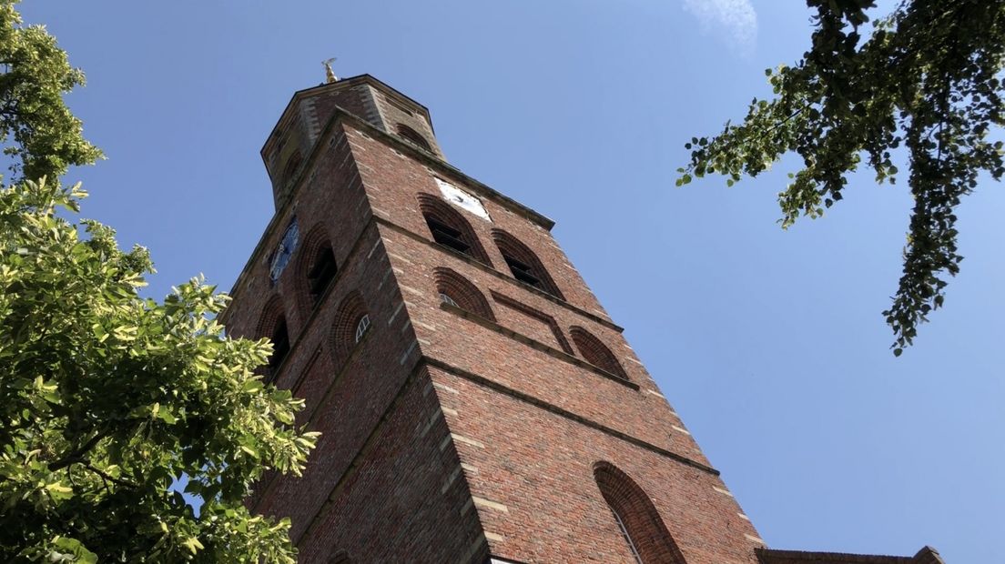 Het project Monnikenwerk ging van start in de kerk van Eenrum.