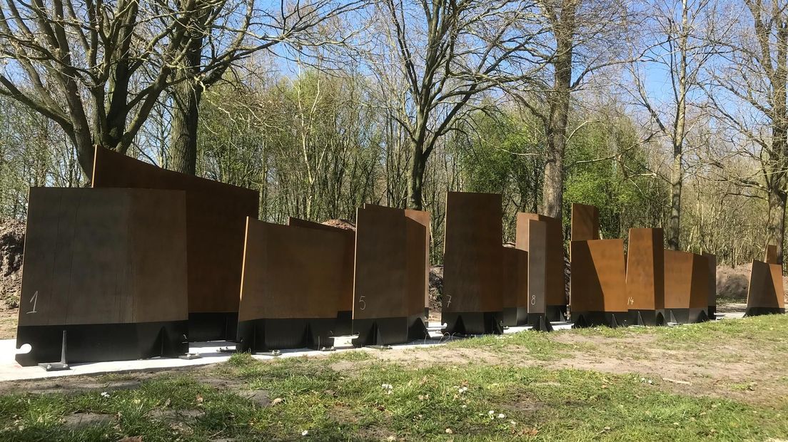 Het monument ter nagedachtenis aan het oorlogsverhaal van Lammie Drenth en haar familie in Stadskanaal