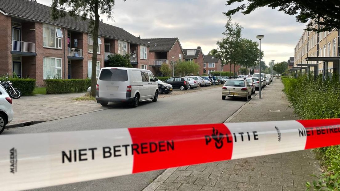 De politie zette de straat in Vinkhuizen af voor onderzoek