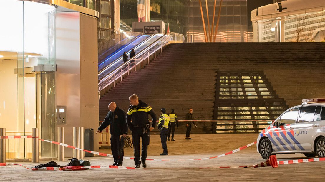 Steekpartij midden op Jaarbeursplein Utrecht
