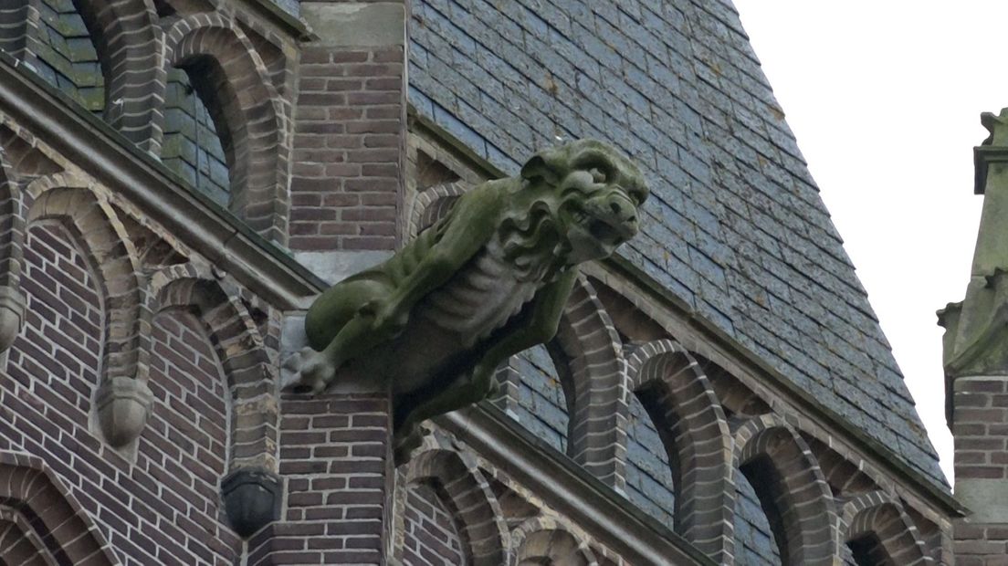 Een detail van de Sint Werenfriduskerk