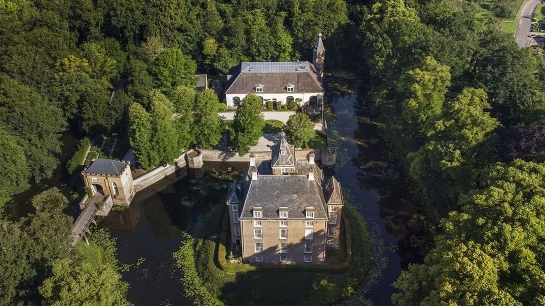 Dit Gelderse kasteel staat te koop voor 2,45 miljoen euro