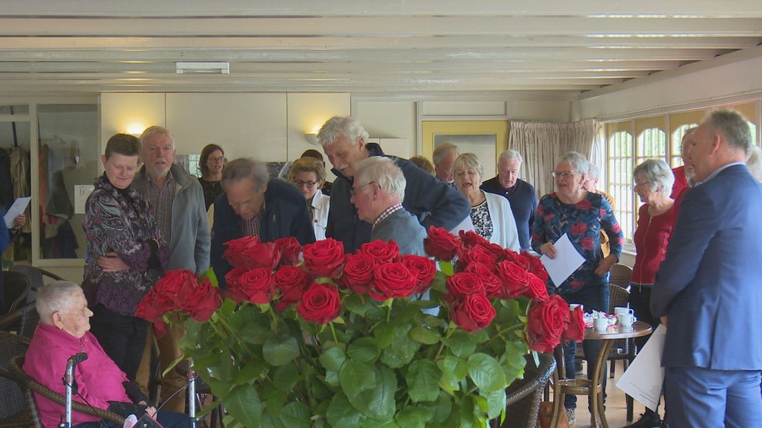 Twintig sociaaldemocraten bij viering Dag van de Arbeid in Hengelo