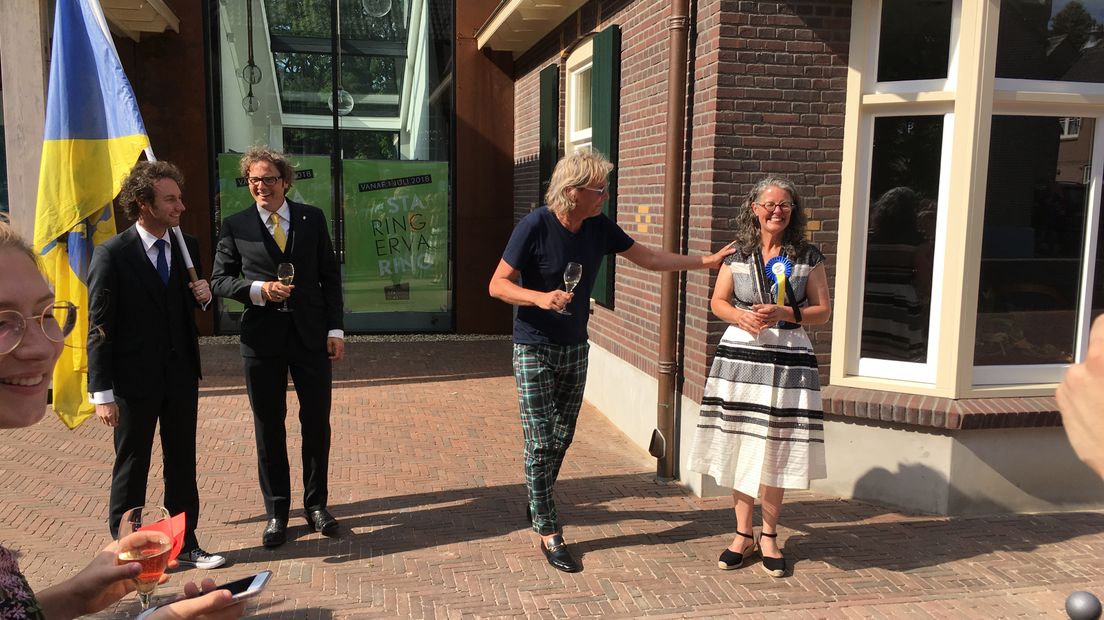 In Almen is donderdag museum STAAL geopend over het land van de dichter Staring: de Achterhoek. Tv-presentator en Almenaar Matthijs van Nieuwkerk was bij de opening betrokken.