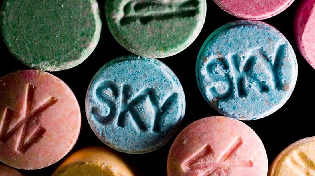 Vier keer 4,5 jaar cel voor productie van miljoenen xtcpillen Omroep